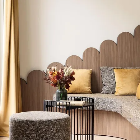 1.75 La Source باريس