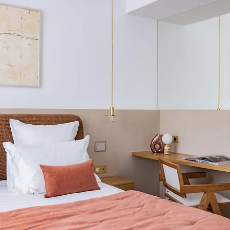 1.75 La Source パリ