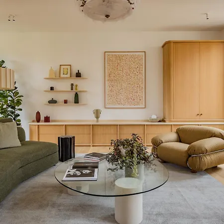 1.75 La Source Paris