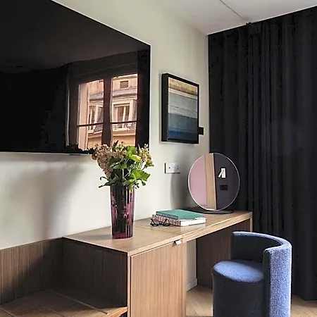 1.75 La Source Bed & Breakfast Parijs