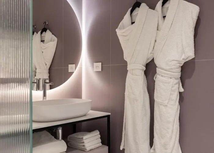 1.75 La Source Apartment Paris