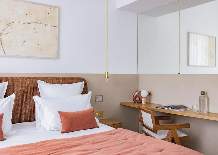 1.75 La Source * Paris