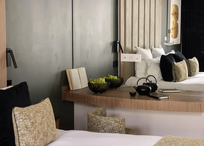 1.75 La Source * Paris