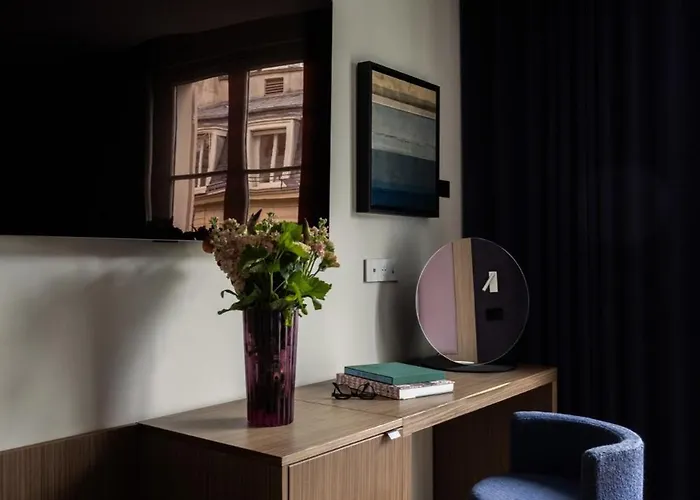 1.75 La Source * Paris