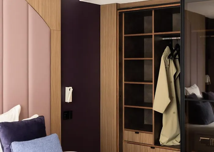 1.75 La Source Apartment Paris