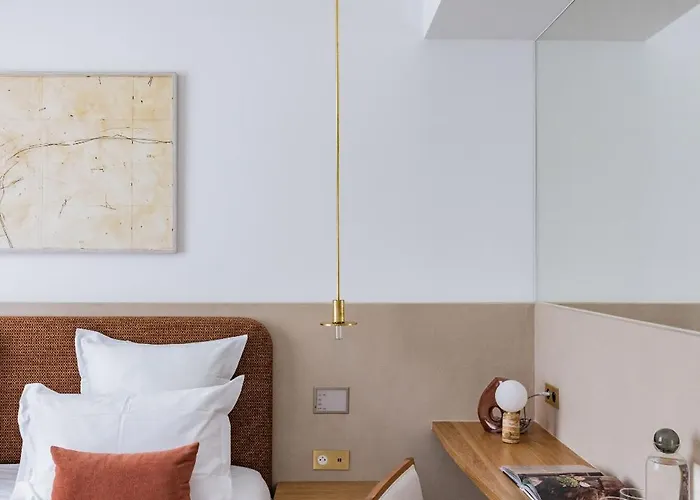 1.75 La Source Paris