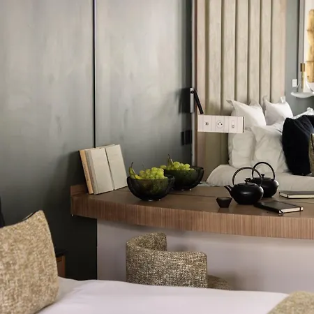 1.75 La Source * Paris